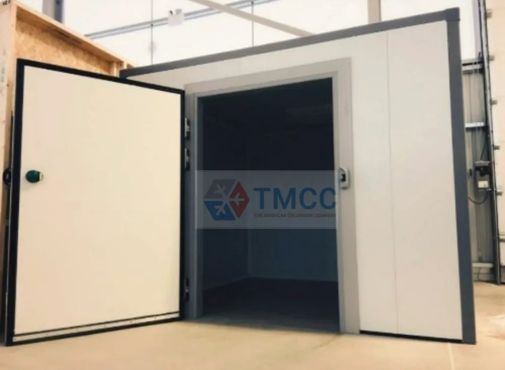 Floorless Room 3360 x 5760 x 2080 - 35.84m3