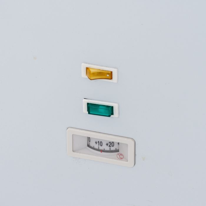 Curved Glass Lid Freezer 220L